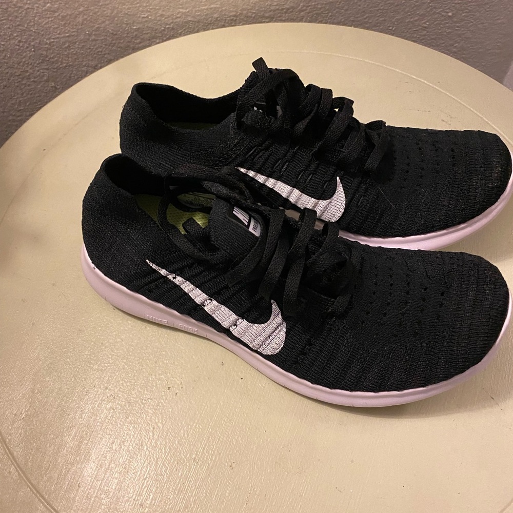 Nike - Picture 2 of 2